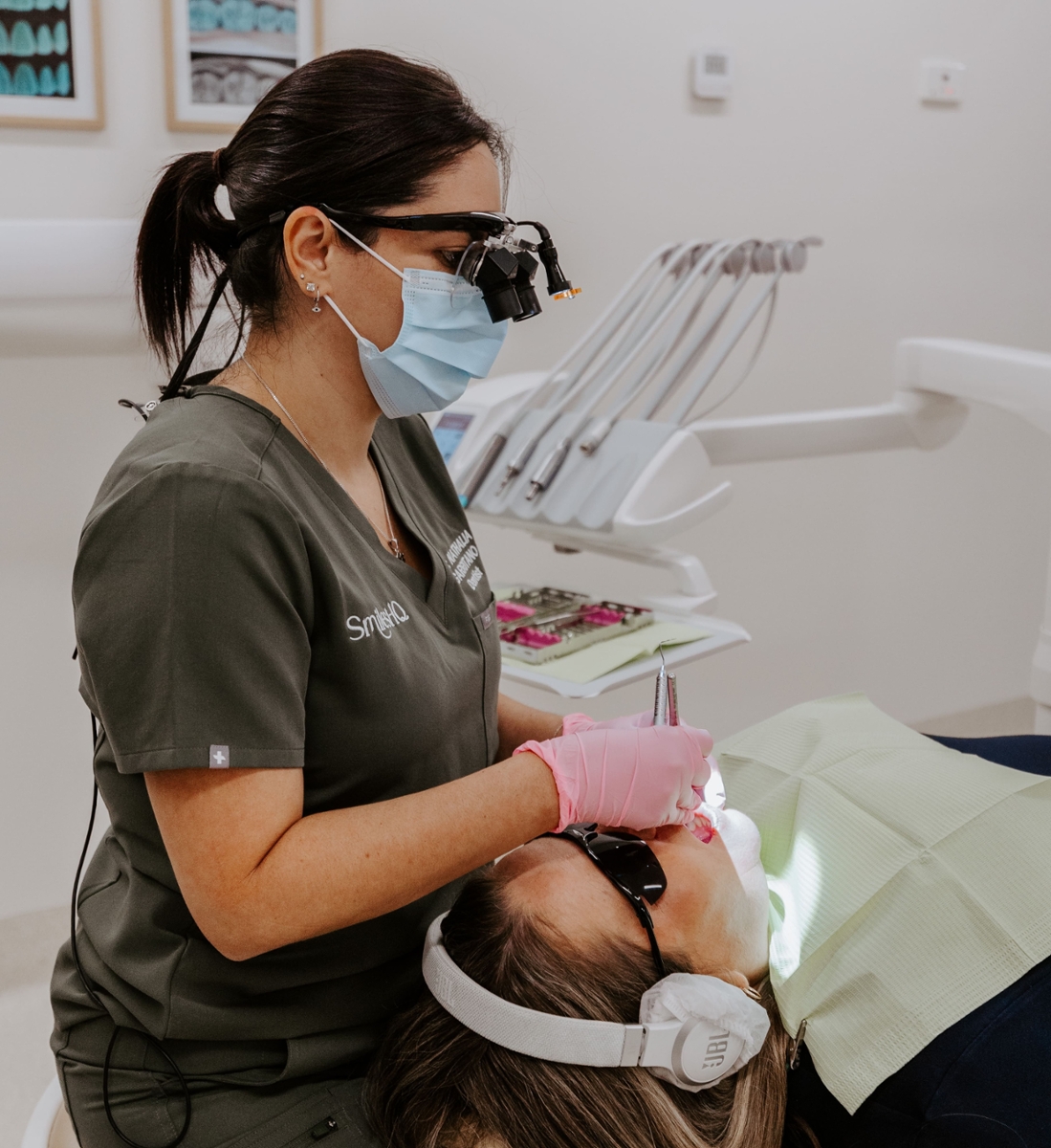 older couple hugging | warners bay dentist